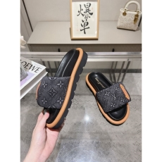 Louis Vuitton Slippers